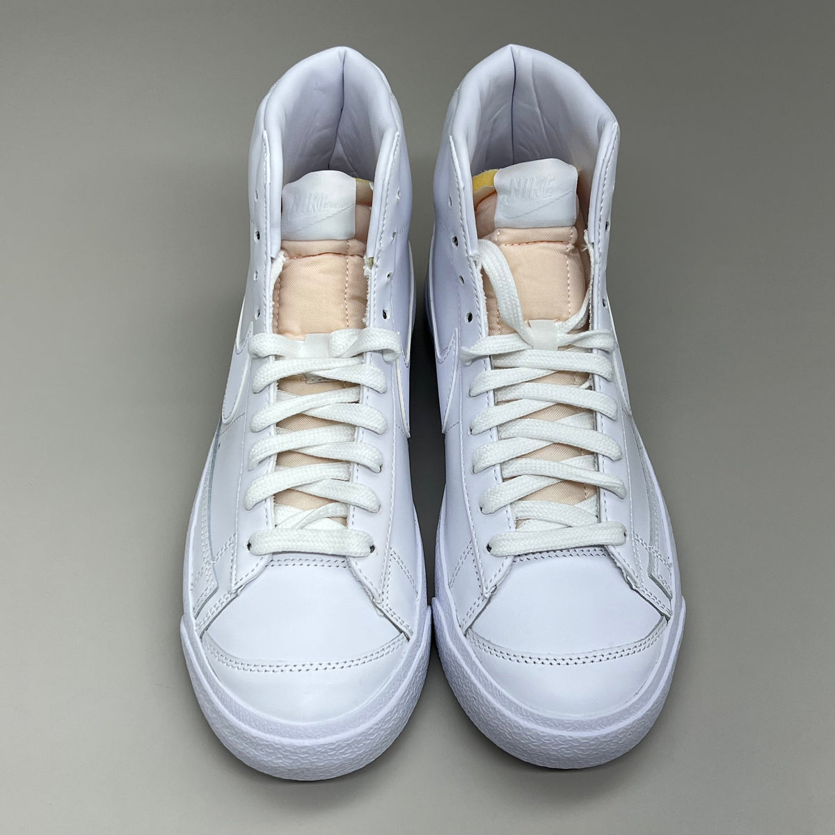 NIKE Blazer Mid 77' High-top Shoes SZ Womens 8.5 Mens 7 White & Peach CZ1055-117